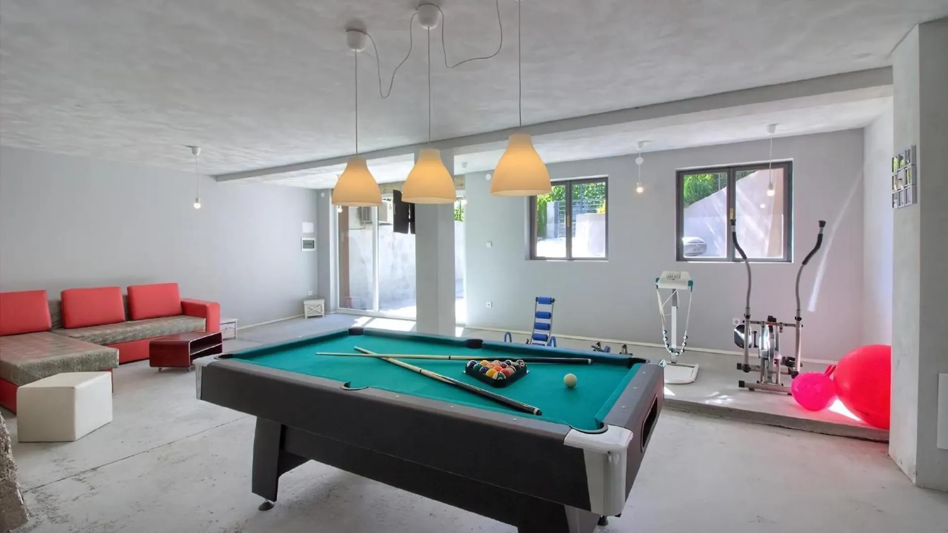 Ferienhaus In Arena Mit Privatem Pool Sisan