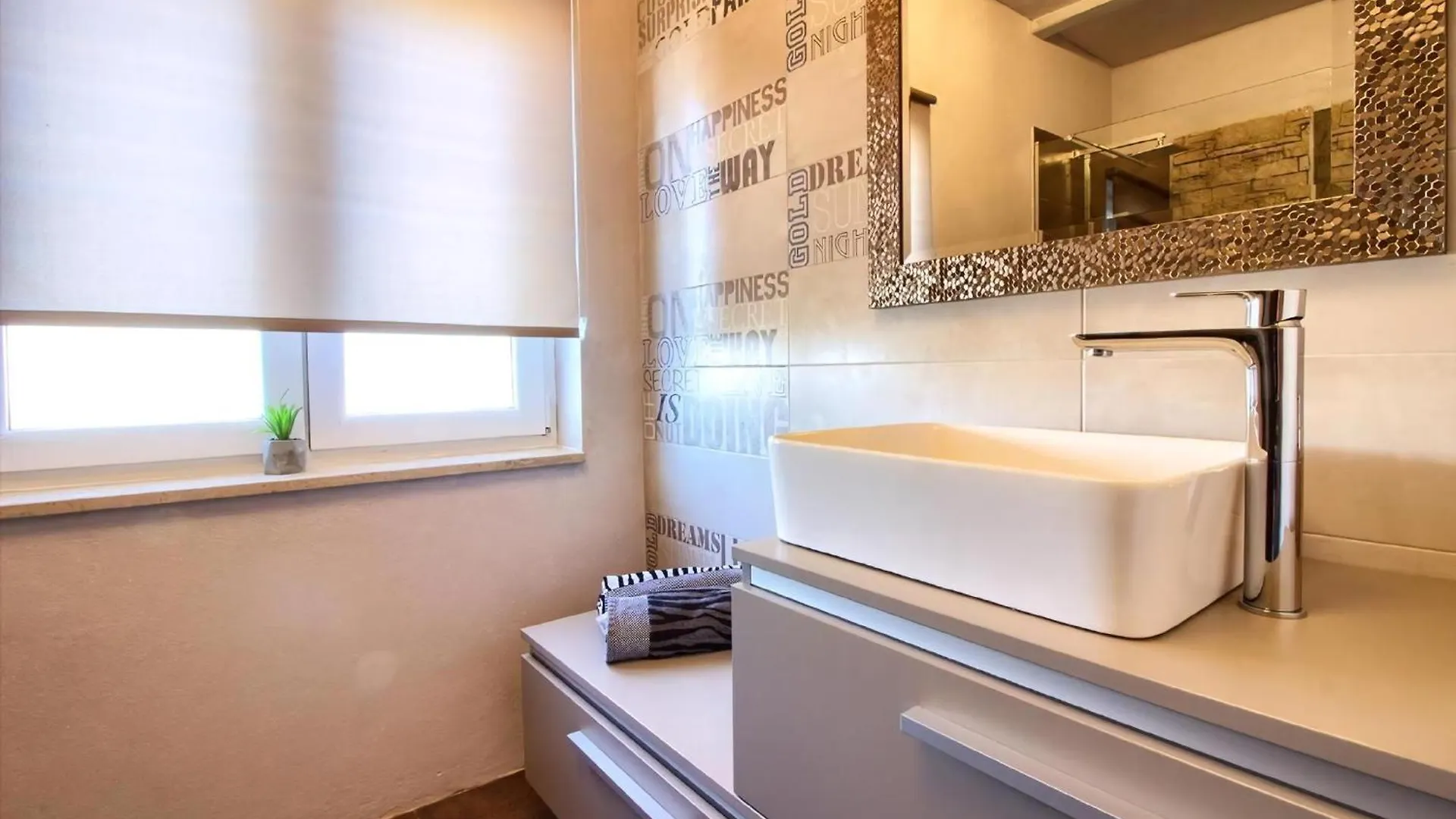 Ferienhaus In Arena Mit Privatem Pool Sisan 0*,  Croatia