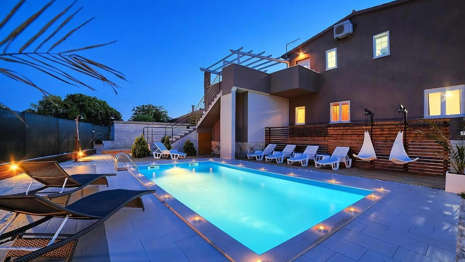 Ferienhaus In Arena Mit Privatem Pool Sisan